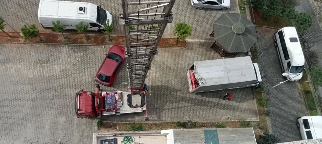 Trabzon Sürmene asansörlü evden eve nakliyat aracı dış cephe taşıma kurulumu