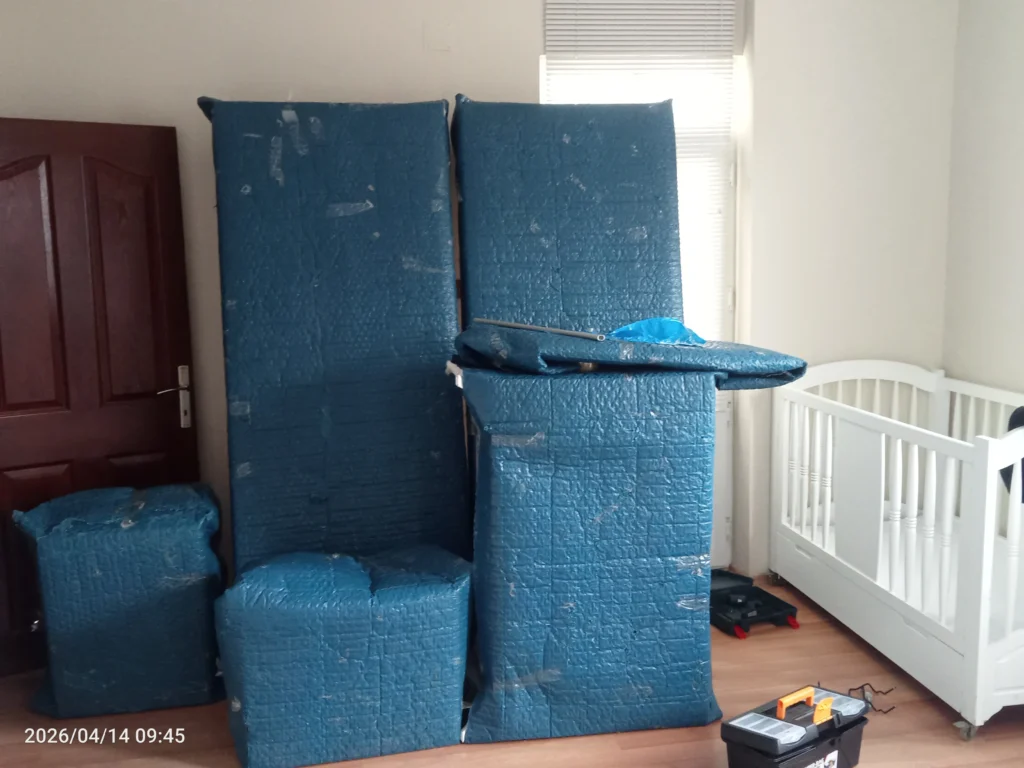 Trabzon Akçaabat Yıldızlı evden eve nakliyat mavi balonlu naylon paketleme görseli