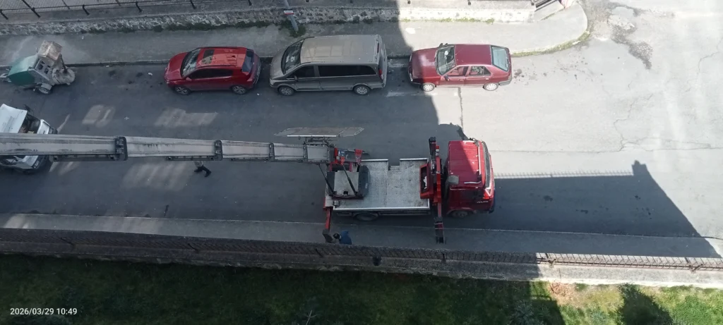 Trabzon Maçka evden eve nakliyat asansörün kurulduğu balkondan asansörümüze fotoğraf çektik