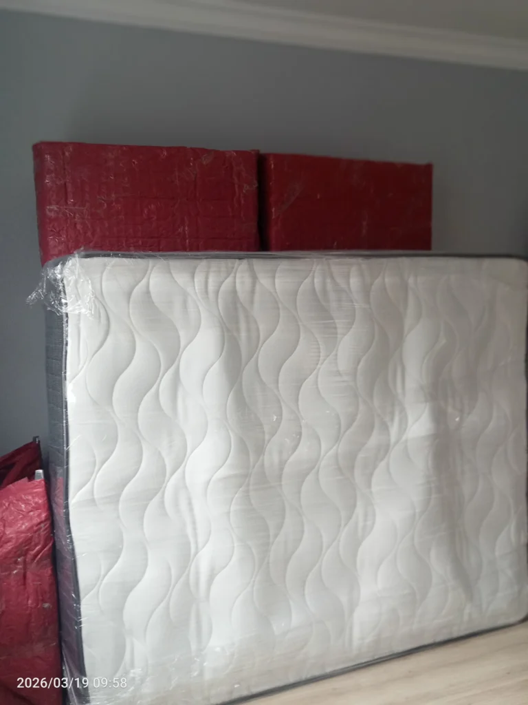 Trabzon Yomra evden eve nakliyat paketleme hizmeti sırasında koruyucu ambalajla sarılmış eşyalar.